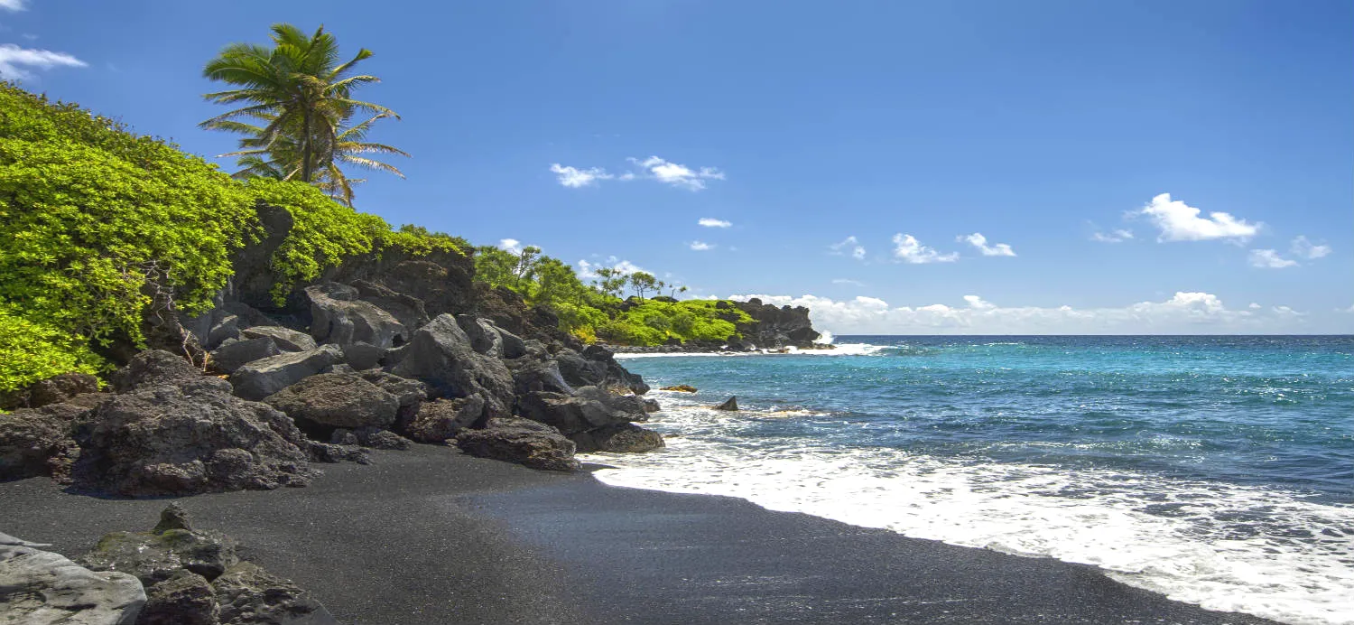 waianapanapa-state-park-spiaggia-nera-di-maui.png