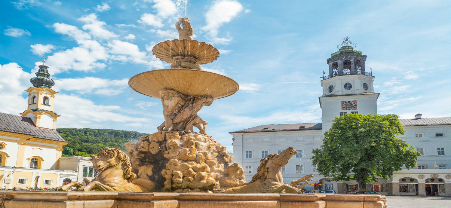 fontana-di-piazza-della-residenza-salisburgo-austria.jpg