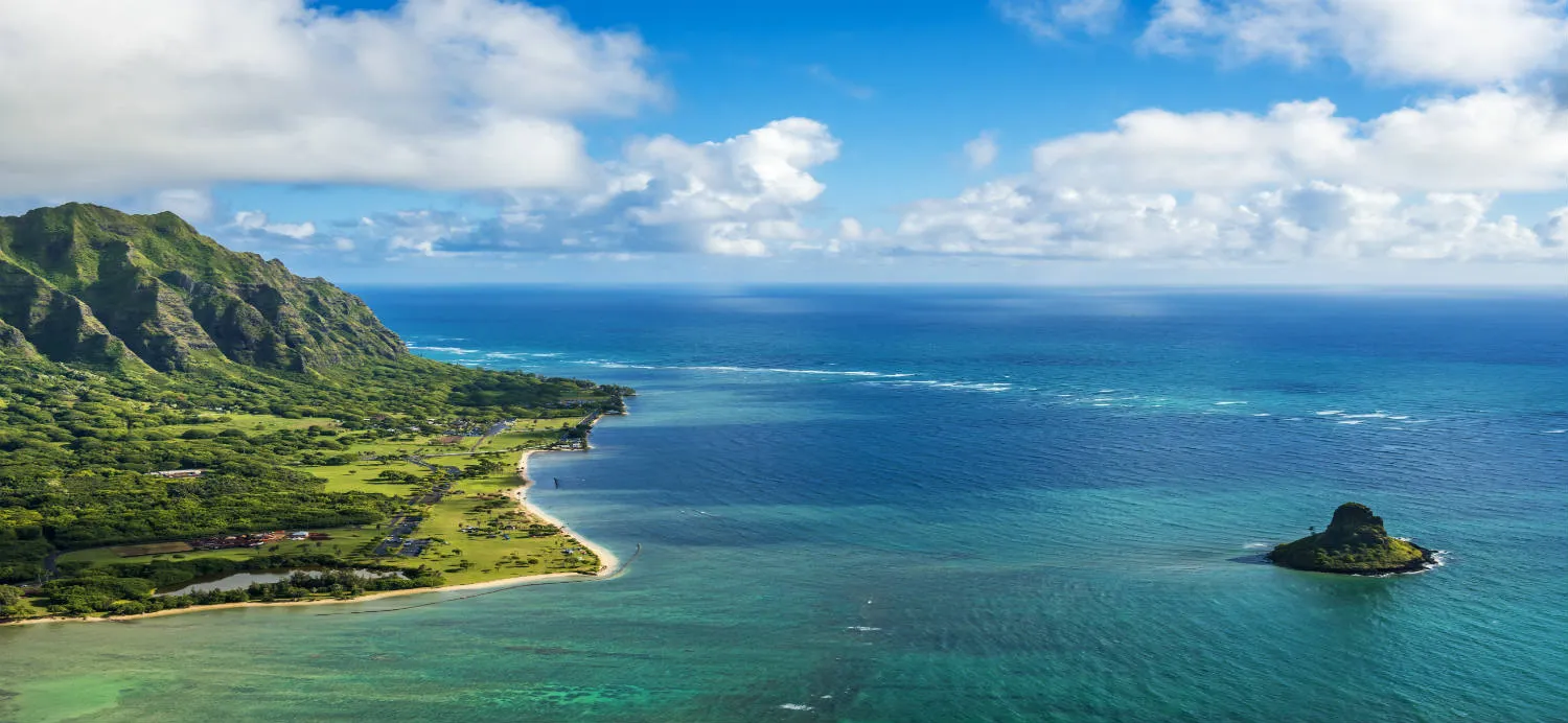 kualoa-point-e-chinamans-hat-kaneohe-bay-oahu-hawaii.jpg