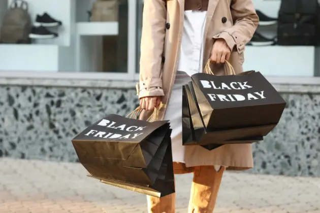 Shopping Durante Il Black Friday A New York