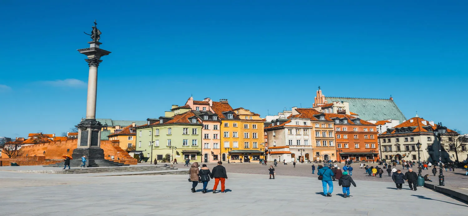 piazza-castello-e-colonna-di-sigismundo-centro-di-varsavia-polonia.jpg