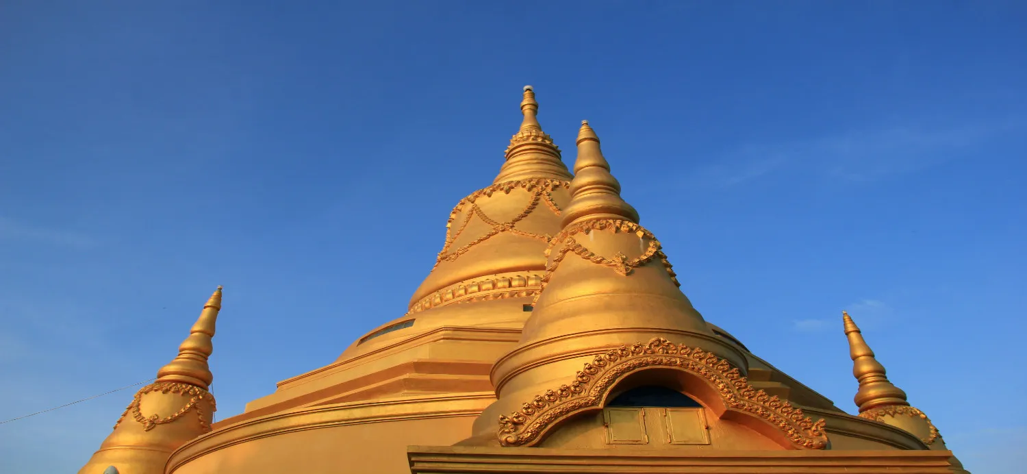 pagoda-dorata-del-templio-di-battambang.jpg (11)