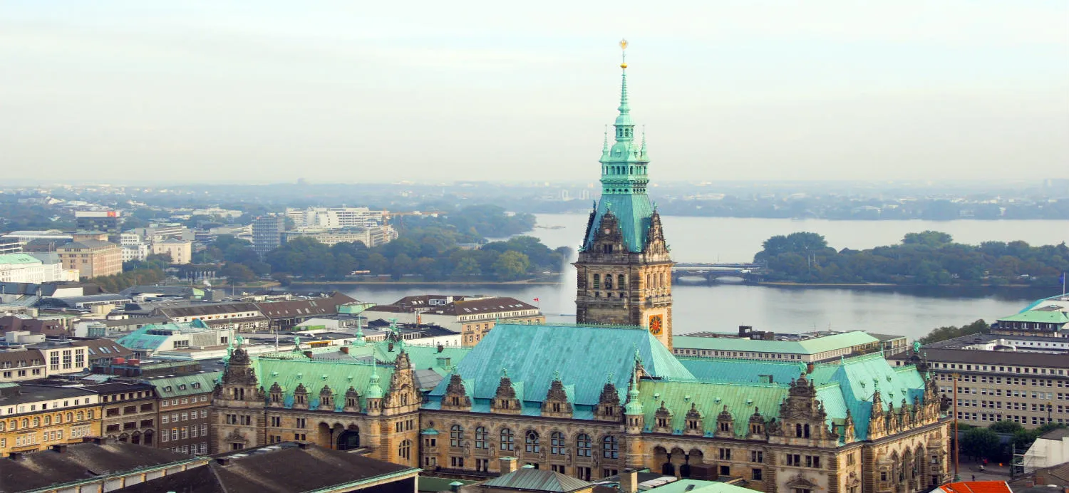 municipio-e-lago-alster-amburgo.jpg