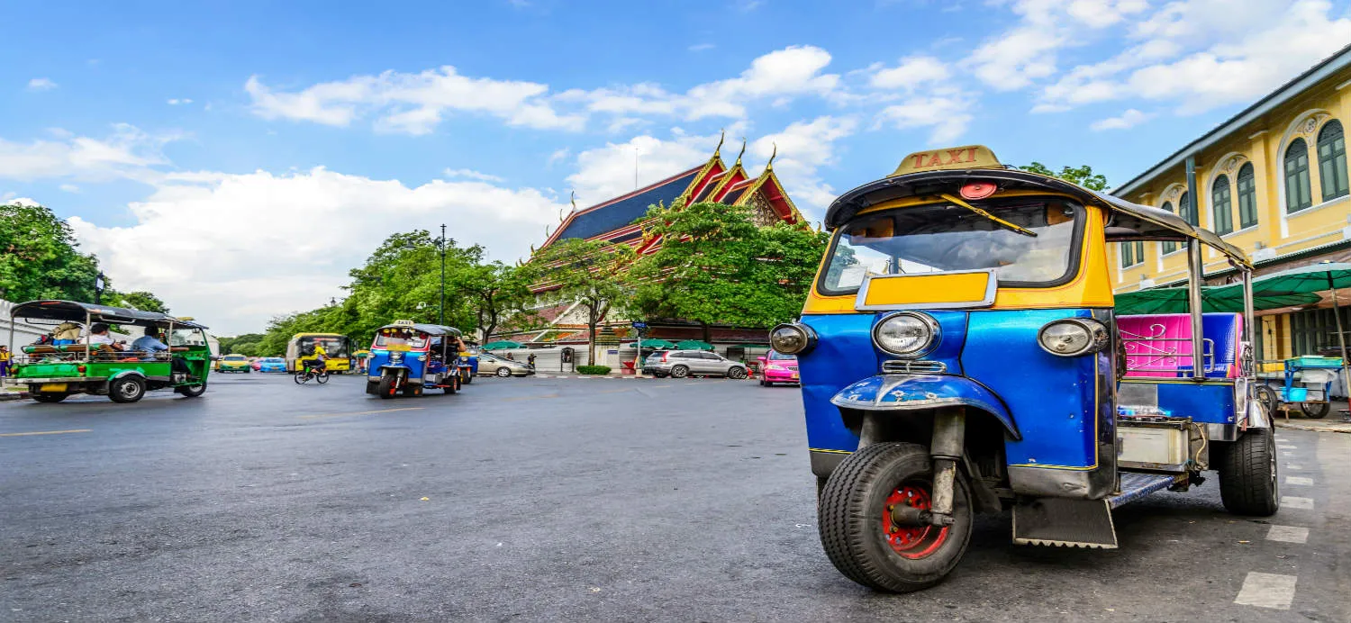 tuk-tuk-taxi-tradizionale-bangkok.jpg (1)