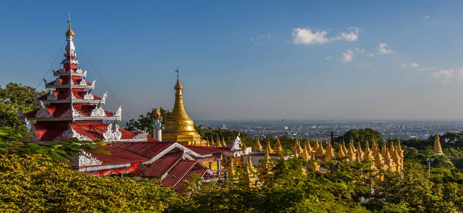 tempio-buddista-sulla-collina-di-mandalay-in-myanmar.jpg (1)